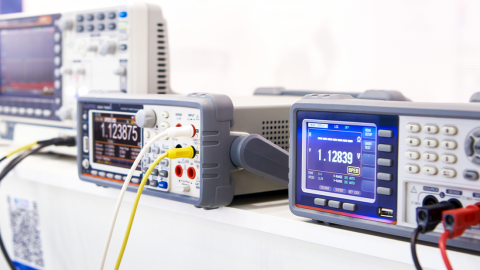 Lebensdauer und Pflege von AGM-Batterien