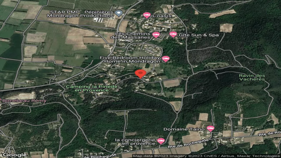 Campsite Pinède en Provence