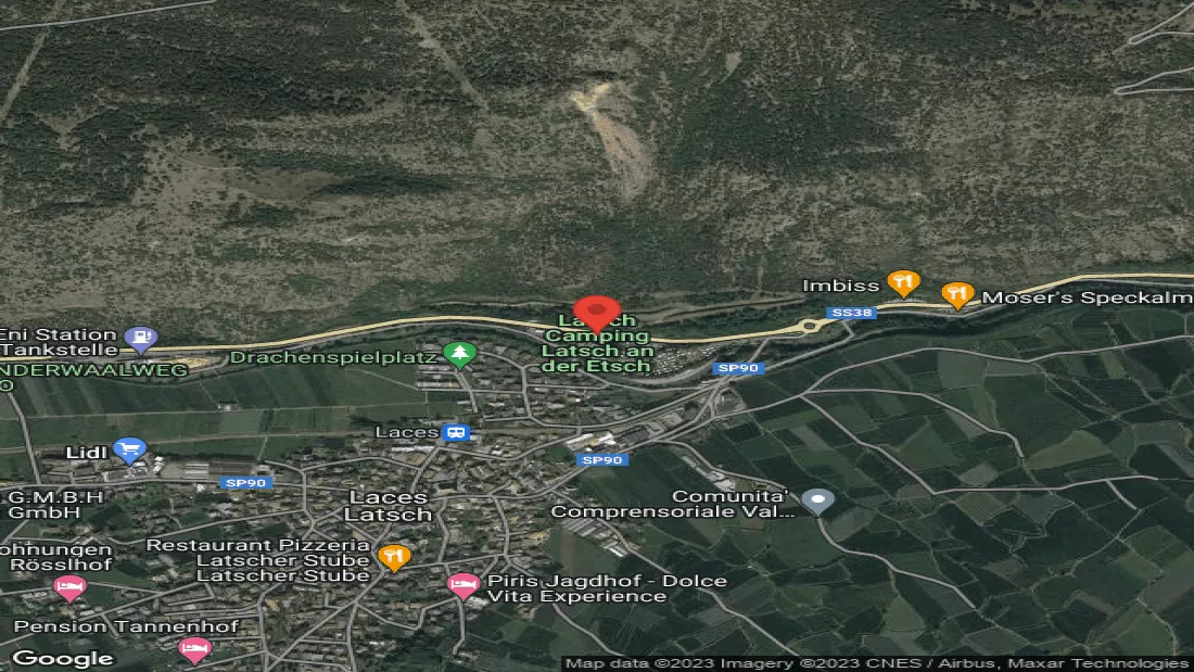 Telkimisala Latsch Laces Trentino Alto Adige Italien